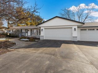 5120 S Mars Dr, New Berlin, WI 53146