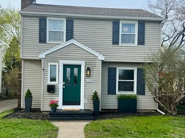 1221 Pershing Dr, Lansing, MI 48910