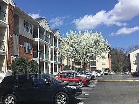 3rd image of 821 Brassie Ln APT G