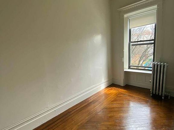5th image of 134 Underhill Ave APT 3F