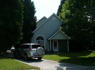 12 Montclair Ct, Cartersville, GA 30121