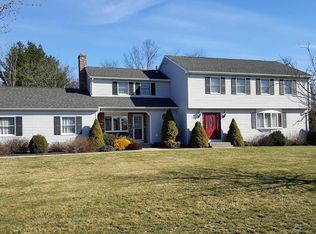 26 Cataumet Ln, West Springfield, MA 01089