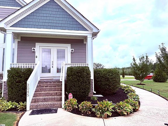 3rd image of 2045 Holly Springs Rd