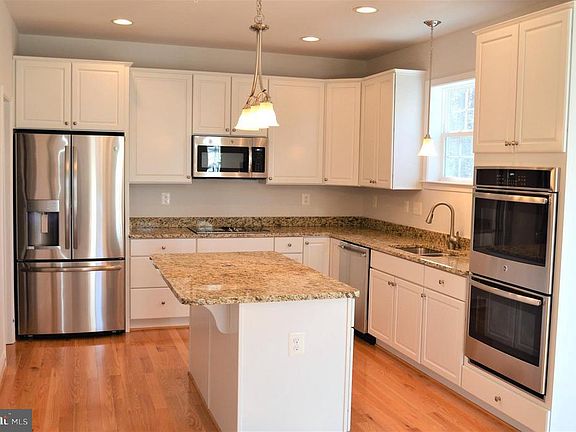 3rd image of 1305 Patuxent Woods Dr