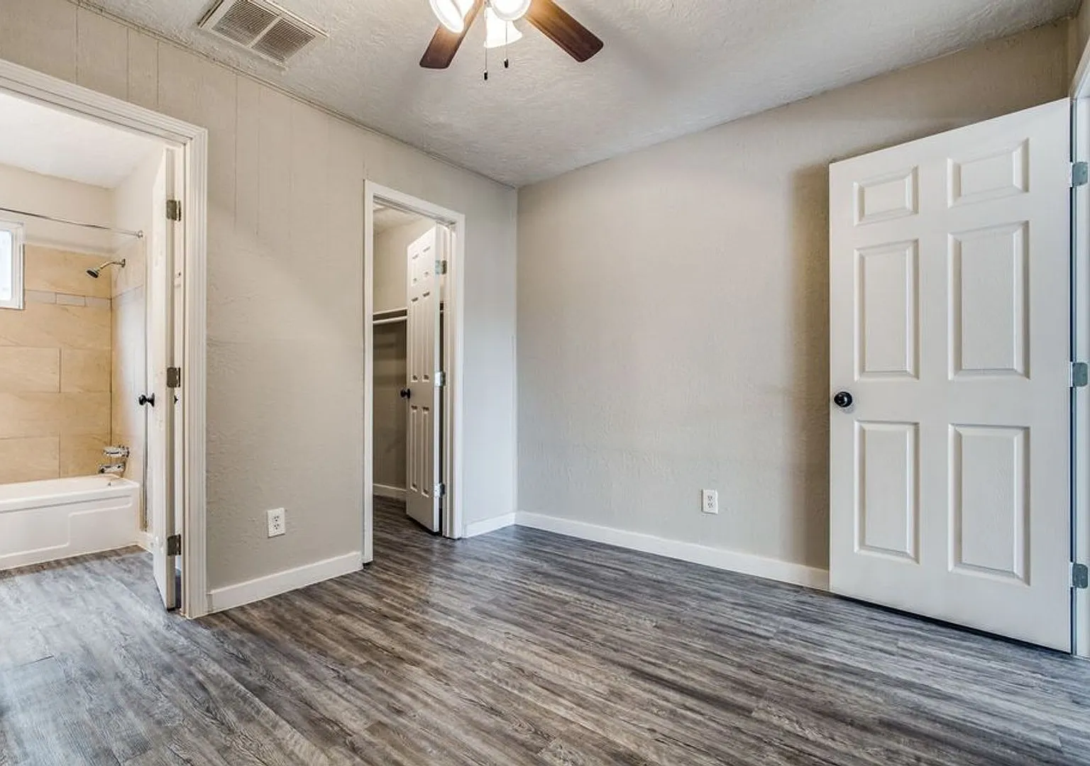 4820 Oak Ave — Photo 2