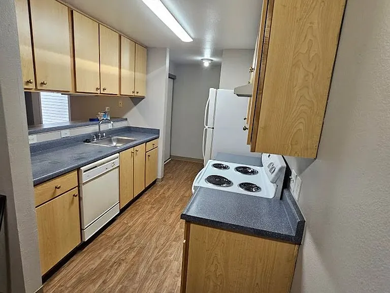 16932 SE Powell Blvd #52 — Photo 4