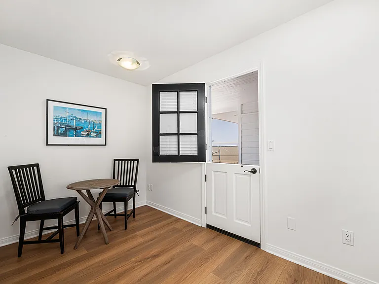 117 Marine Ave #A — Photo 8