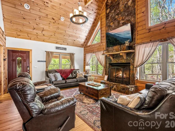 100 Split Rail Dr, Maggie Valley, NC 28751