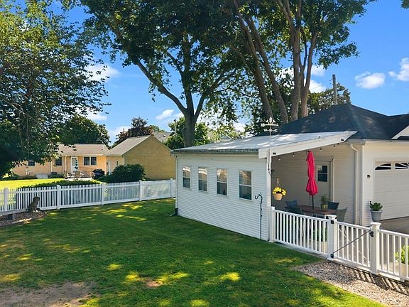 5th image of 2422 Acushnet Ave