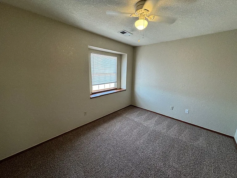 2618 Briarcliff Dr — Photo 10
