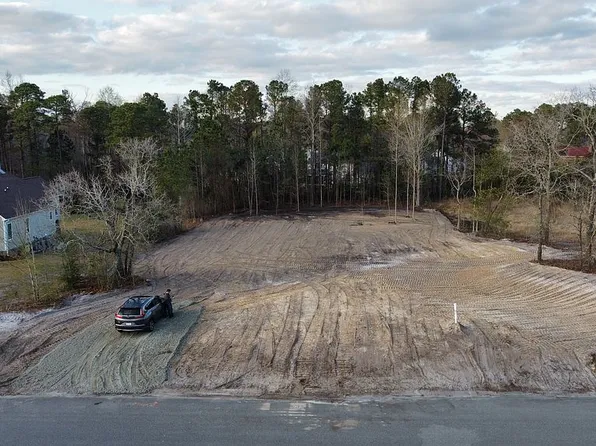 1223 Sherman Oaks Dr, Wilmington, NC 28411