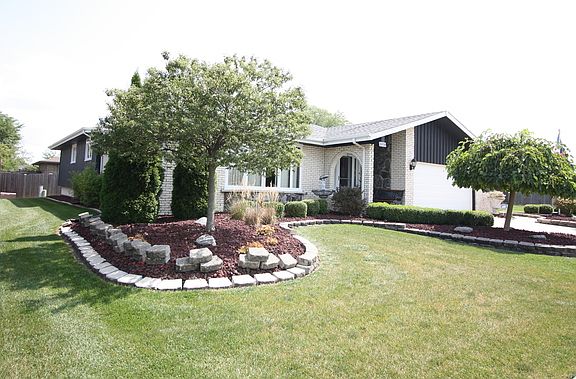 2nd image of 15327 Saint Andrews Dr
