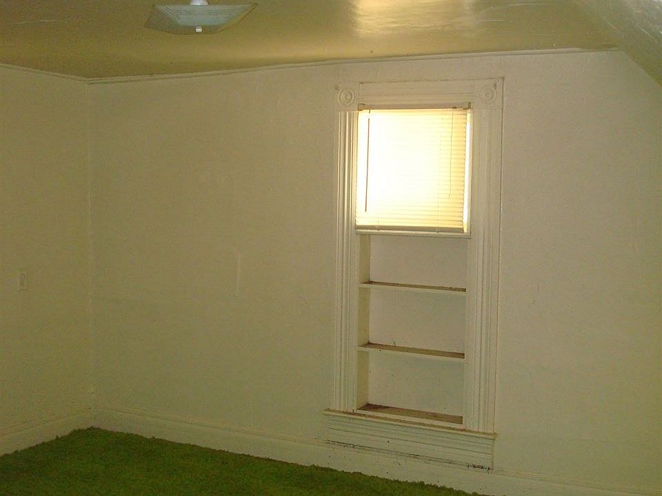 2nd image of 523 W 9th Ave