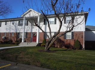 48 Colonial Cir UNIT C, Chicopee, MA 01020