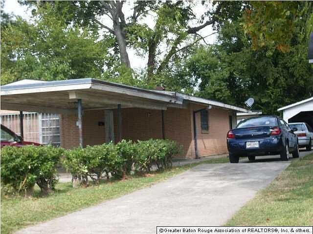 2nd image of 2005 Hemlock St