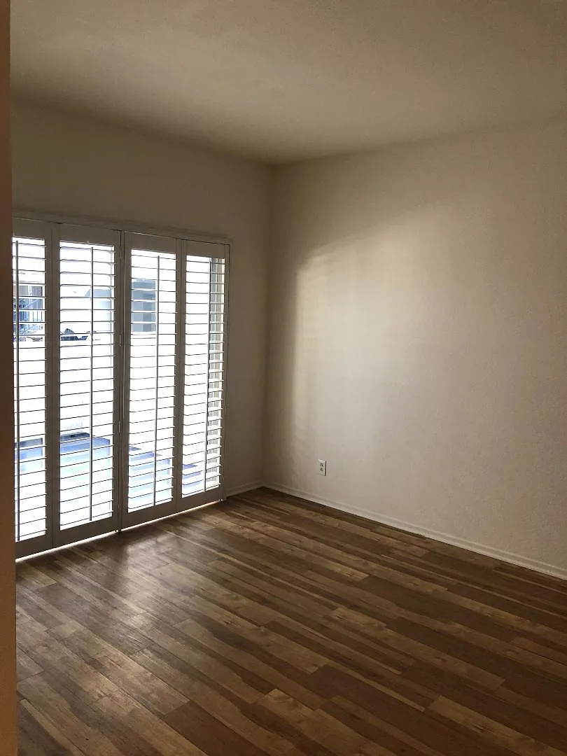 2 bed, 2.5 bath, 1100 sqft, $4,600 — Photo 4
