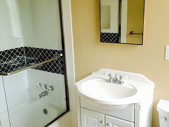 5th image of 3893 22nd St #3893
