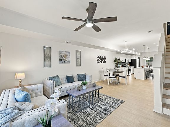 4th image of 2051 Ralston Ave