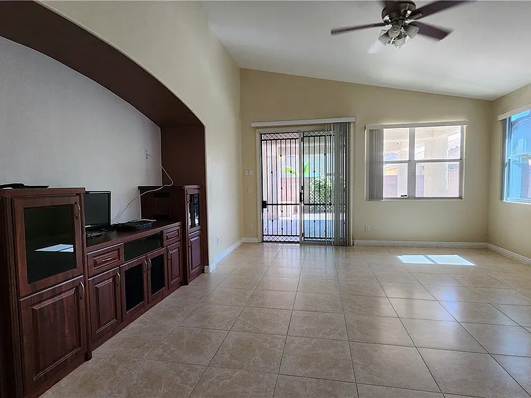 9709 Hawk Cliff Ave — Photo 13
