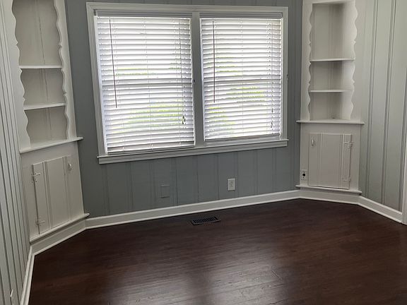 3rd image of 504 Wallace Dr