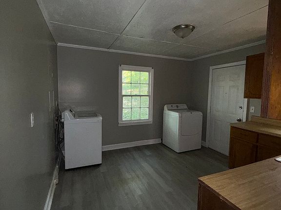 4th image of 423 N Cherry St