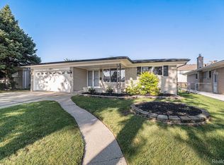 33253 Somerset Dr, Sterling Heights, MI 48312