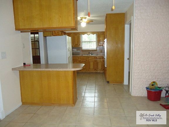 5th image of 925 N Minnesota Ave