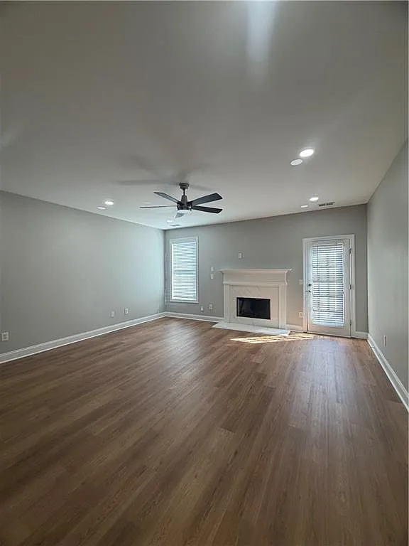 3 bed, 3.5 bath, 2100 sqft, $2,500 — Photo 4