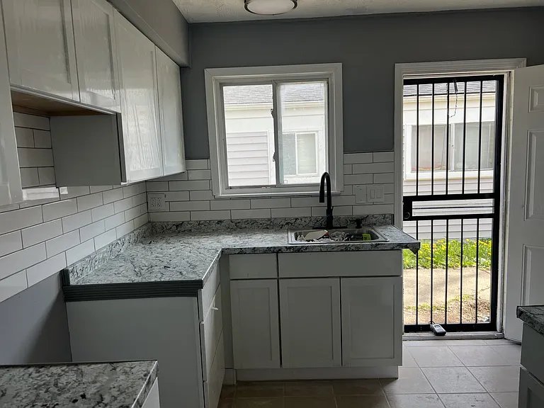 4337 Algonquin St — Photo 5