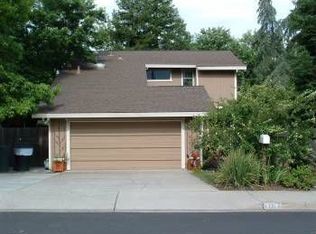 1102 Oak Ridge Dr, Roseville, CA 95661