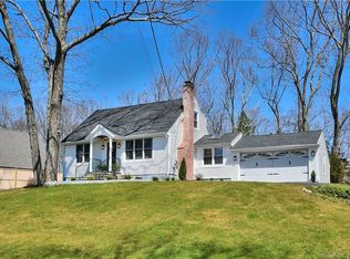 420 Romanock Rd, Fairfield, CT 06825