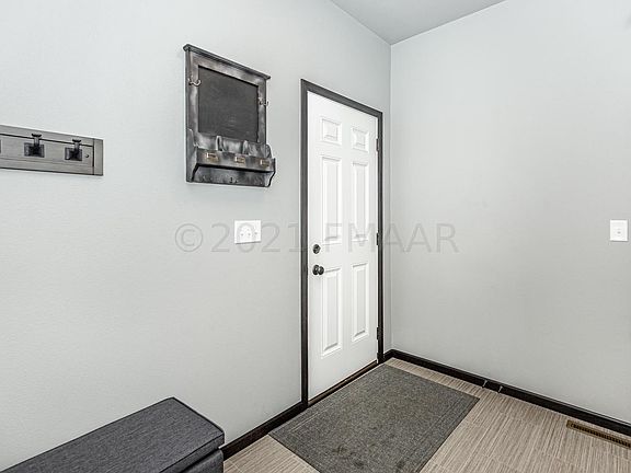4th image of 3836 10th Ave S