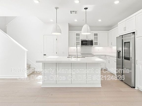 4th image of 390 Beaker Rd