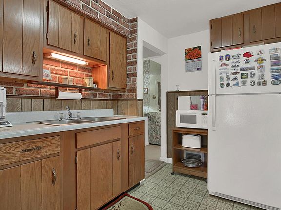 5th image of 7839 Parkwood Dr