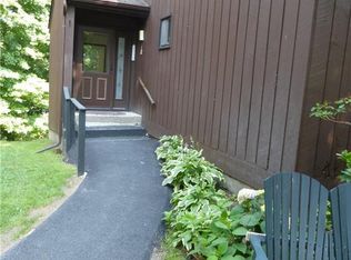 23 Redwood Dr, Highland Mills, NY 10930