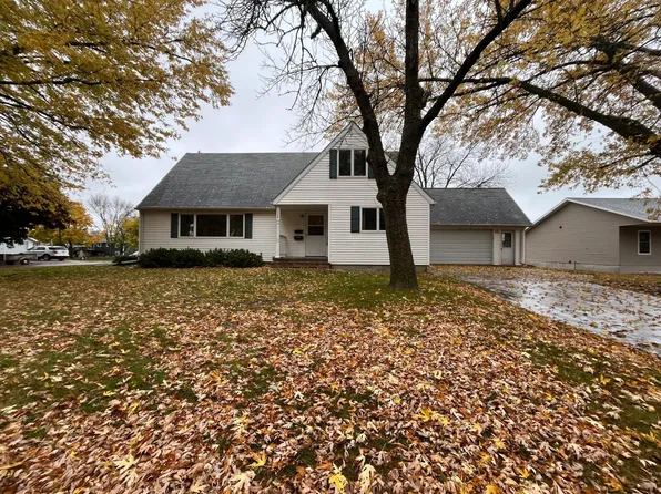124 2nd St E, Tracy, MN 56175