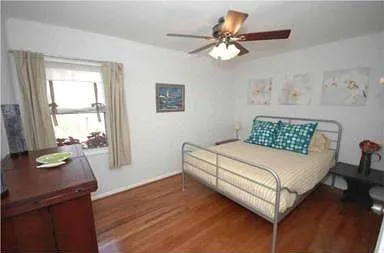 Secondary bedroom