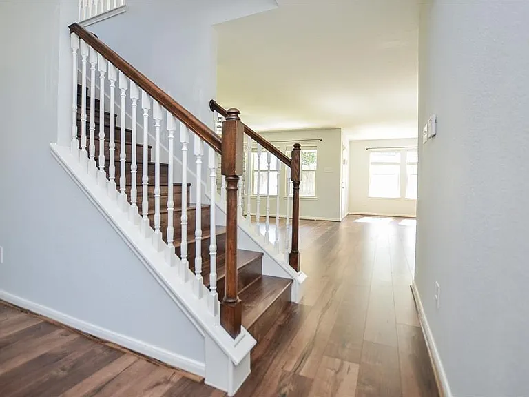 2219 Gable Hollow Ln — Photo 12