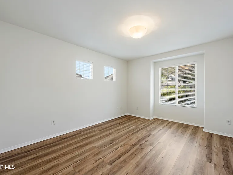 2946 Venezia Ln — Photo 25