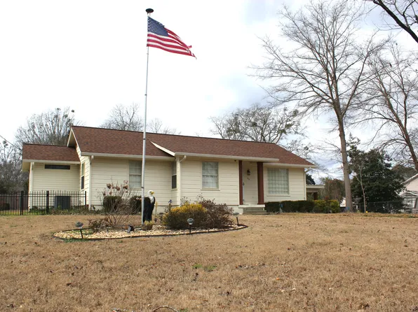 103 Davis Dr, Aberdeen, MS 39730