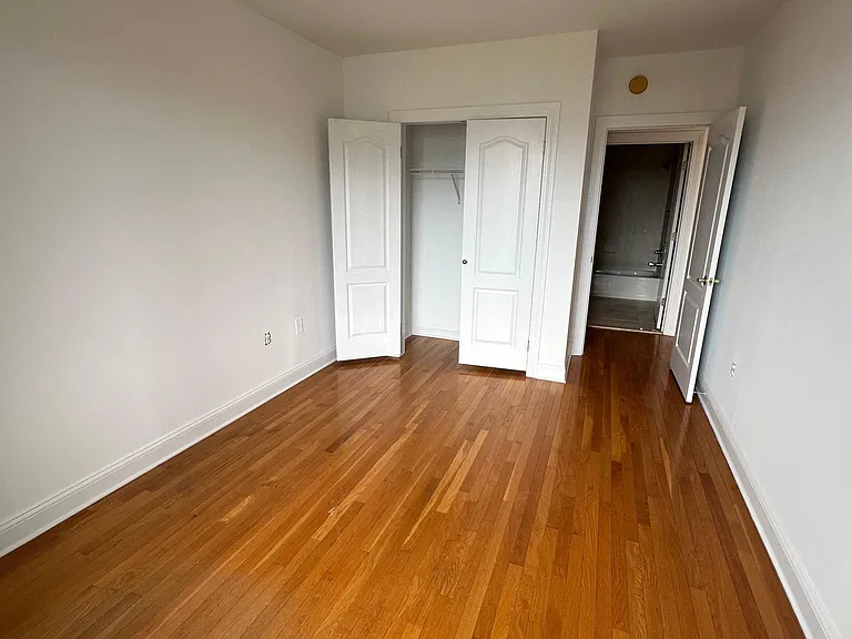 415 Newark St #3F — Photo 7