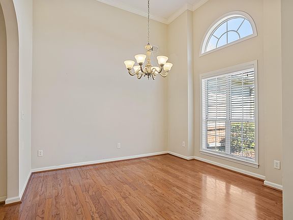 5th image of 633 Camden Cove Ln