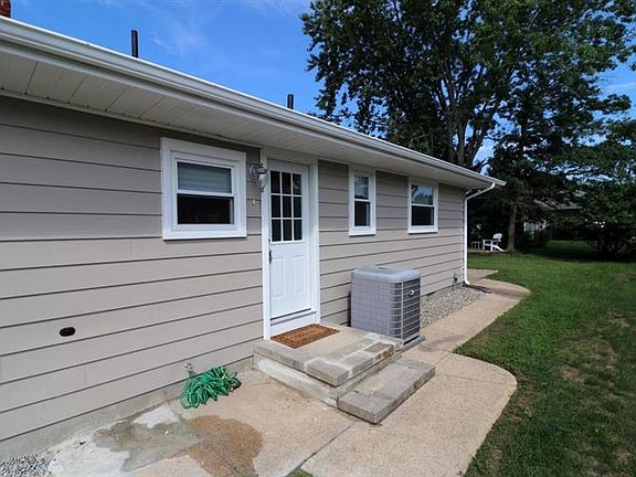 5th image of 366 Saint Thomas Dr