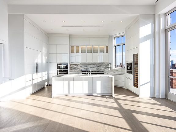 3rd image of 200 E 95th St Penthouse C