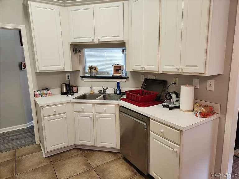 9513 Greythorne Way — Photo 7