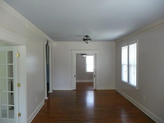 4th image of 1427 Rutland St