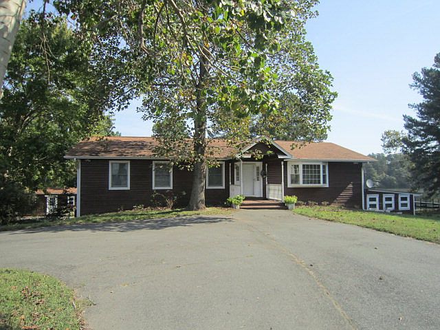 1st image of 433 Old Farm Ln