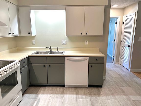 Kitchen hallway