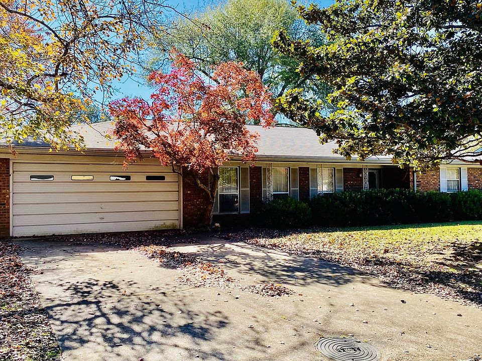 1st image of 814 Skylark Dr