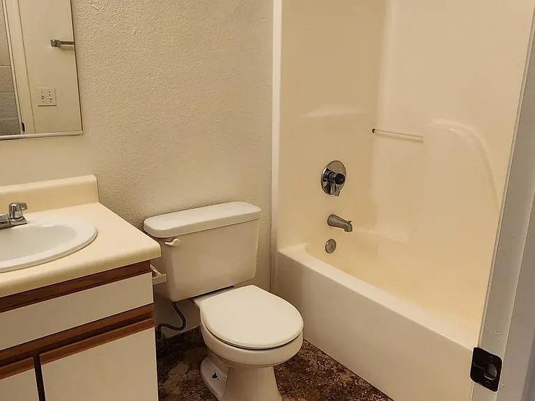 6315 N Saint Nicholas Cir — Photo 15